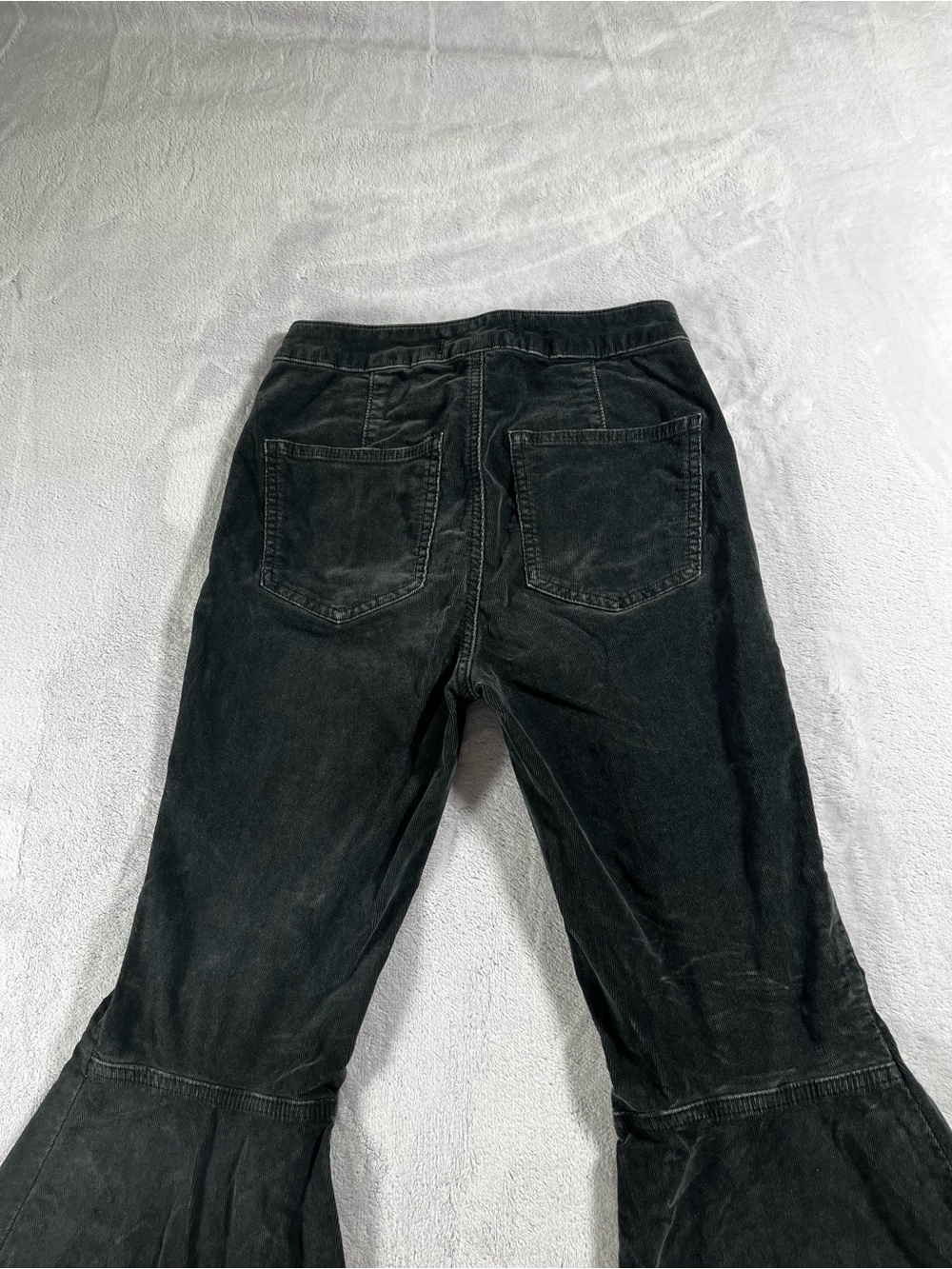 We The Free Women’s Raw Hem Corduroy Bell Bottoms Size 25 Light Black/Dark Gray - Picture 15 of 16